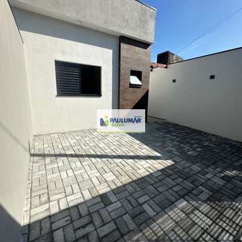 Casa em Mongaguá, bairro Jardim Praia Grande