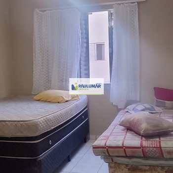 Apartamento em Mongaguá, bairro Centro