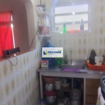 Apartamento em Mongaguá, bairro Centro