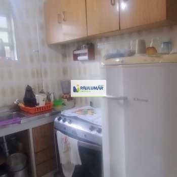 Apartamento em Mongaguá, bairro Centro
