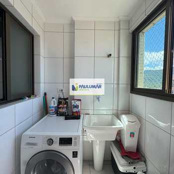 Apartamento em Mongaguá, bairro Centro