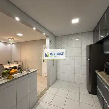 Apartamento em Mongaguá, bairro Centro