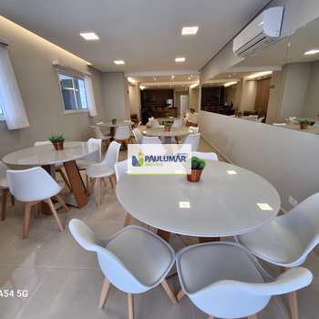 Apartamento em Mongaguá, bairro Centro