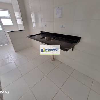 Apartamento em Mongaguá, bairro Centro