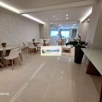 Apartamento em Mongaguá, bairro Centro
