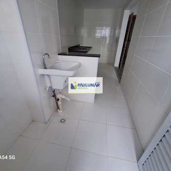 Apartamento em Mongaguá, bairro Centro