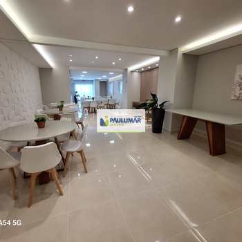 Apartamento em Mongaguá, bairro Centro