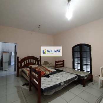 Casa em Praia Grande, bairro Jd. Solemar II
