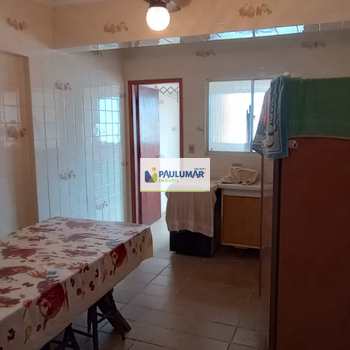 Apartamento em Mongaguá, bairro Centro