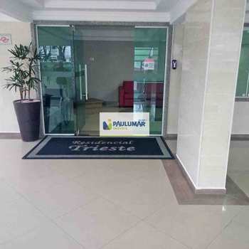 Apartamento em Praia Grande, bairro Ocian