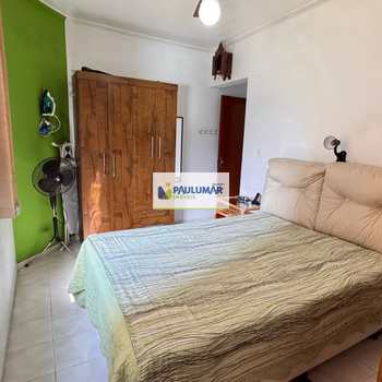 Apartamento em Mongaguá, bairro Centro