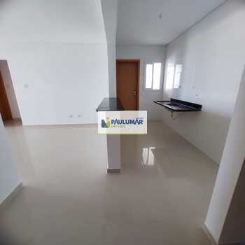 Apartamento em Mongaguá, bairro Jardim Aguapeu