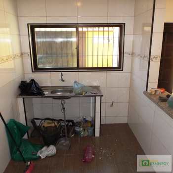 Casa em Praia Grande, bairro Maracanã