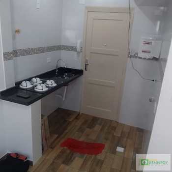 Kitnet em Praia Grande, bairro Ocian