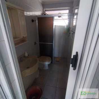 Kitnet em Praia Grande, bairro Ocian