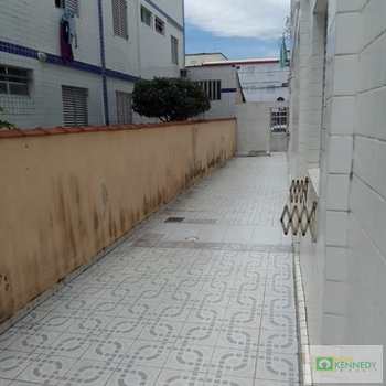 Kitnet em Praia Grande, bairro Ocian