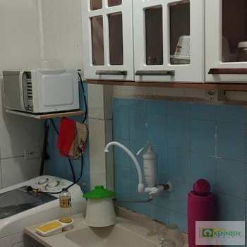 Kitnet em Praia Grande, bairro Ocian