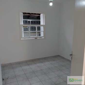 Kitnet em Praia Grande, bairro Boqueirão
