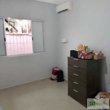 Casa em Praia Grande, bairro Tupi