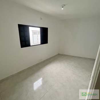 Casa em Praia Grande, bairro Mirim