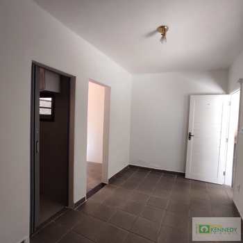 Apartamento em Praia Grande, bairro Tupi