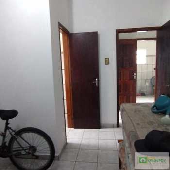Casa em Praia Grande, bairro Maracanã