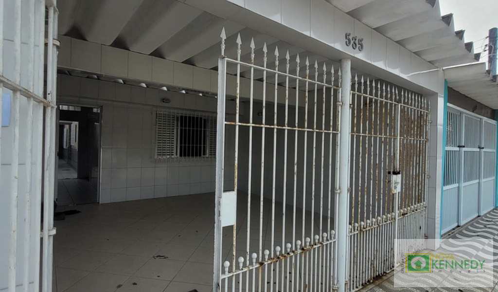 Casa em Praia Grande, bairro Maracanã