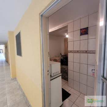 Kitnet em Praia Grande, bairro Real