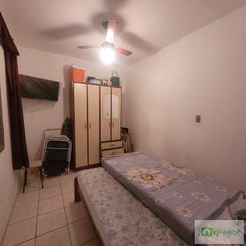 Kitnet em Praia Grande, bairro Real