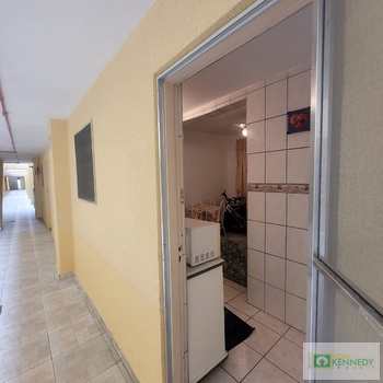 Kitnet em Praia Grande, bairro Real