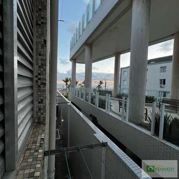 Apartamento em Praia Grande, bairro Canto do Forte