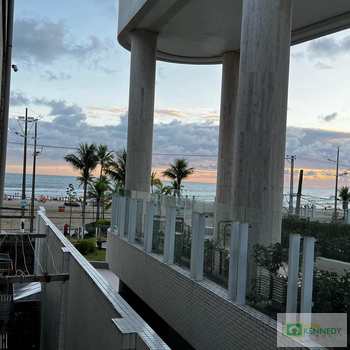 Apartamento em Praia Grande, bairro Canto do Forte