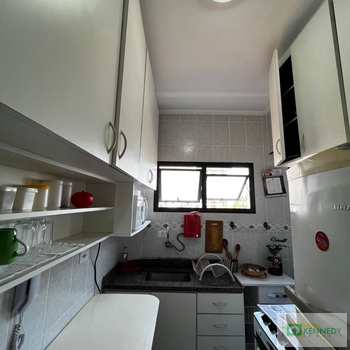 Apartamento em Praia Grande, bairro Tupi