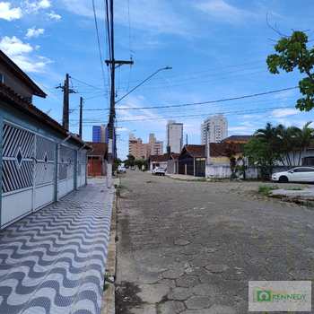 Sobrado em Praia Grande, bairro Maracanã