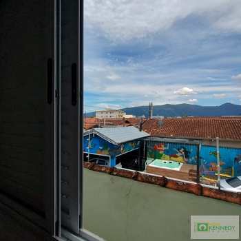 Sobrado em Praia Grande, bairro Maracanã