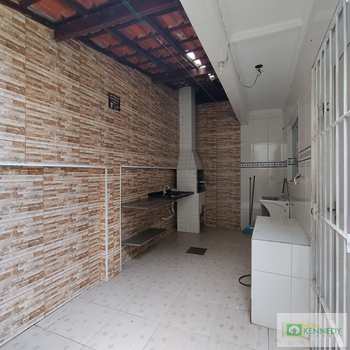 Sobrado em Praia Grande, bairro Maracanã