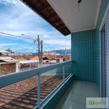 Sobrado em Praia Grande, bairro Maracanã