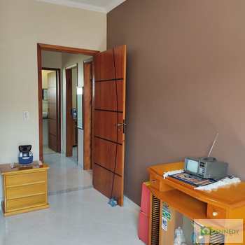 Casa de Condomínio em Mongaguá, bairro Centro