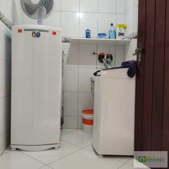 Casa em Praia Grande, bairro Nova Mirim