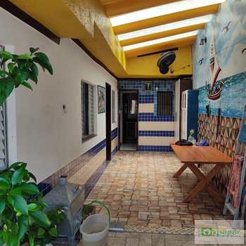 Casa em Praia Grande, bairro Nova Mirim