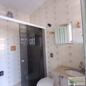 Sobrado em Praia Grande, bairro Ocian