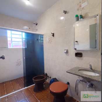 Sobrado em Praia Grande, bairro Ocian