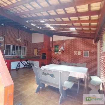 Sobrado em Praia Grande, bairro Ocian