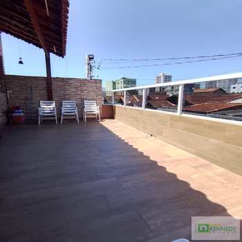 Sobrado em Praia Grande, bairro Ocian