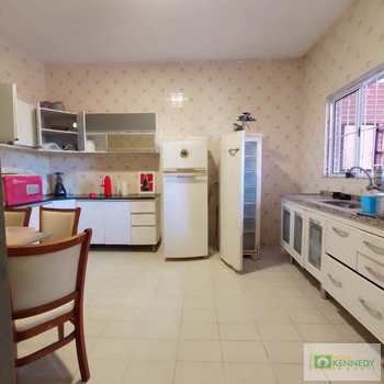 Sobrado em Praia Grande, bairro Ocian