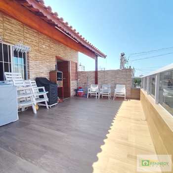 Sobrado em Praia Grande, bairro Ocian