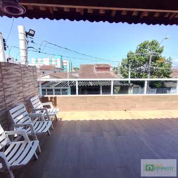 Sobrado em Praia Grande, bairro Ocian