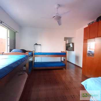 Sobrado em Praia Grande, bairro Ocian