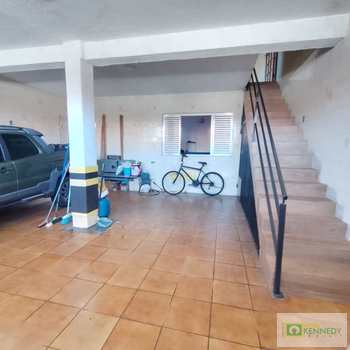Sobrado em Praia Grande, bairro Ocian