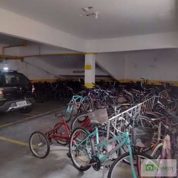 Apartamento em Praia Grande, bairro Mirim
